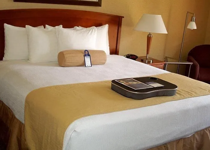 By The Mall Phoenix Airport 3* Tempe
